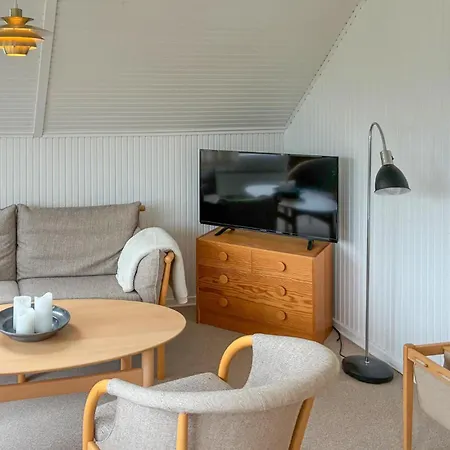 1 Bedroom Beautiful In *